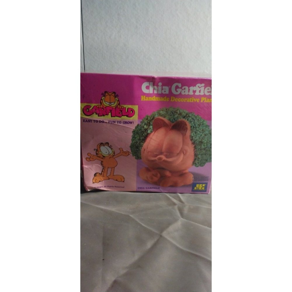 Chia Pet Chia Garfield Handmade Decorative Planter damaged box 2002